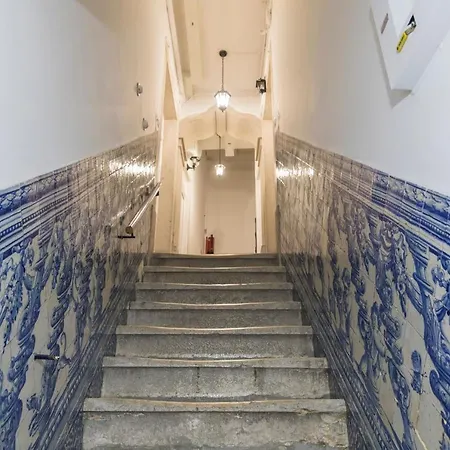 Lovelystay - Chiado 2 Bedroom Charm! * リスボン