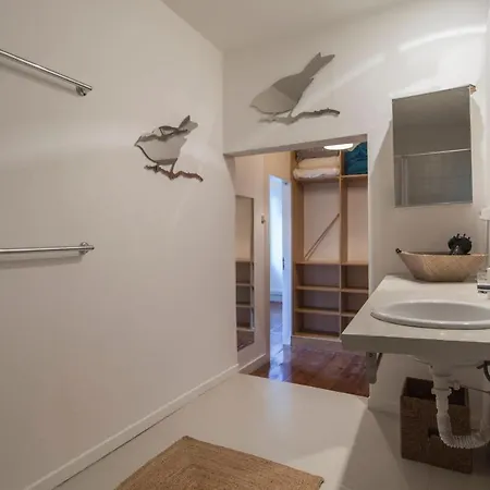 Apartment Lovelystay - Chiado 2 Bedroom Charm! Lisbon