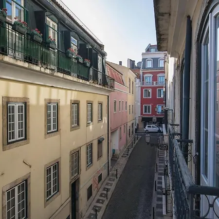 Apartment Lovelystay - Chiado 2 Bedroom Charm! Lisbon