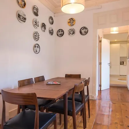 Lovelystay - Chiado 2 Bedroom Charm! Apartment